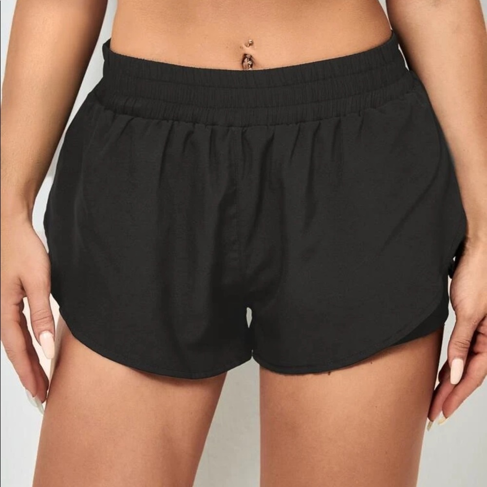 Athletic shorts w/ phone pocket